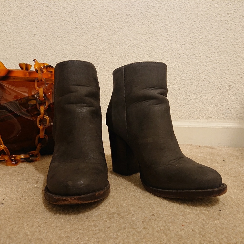 URBAN OUTFITTER Dark Gray Boots (6) - Picture 7 of 8
